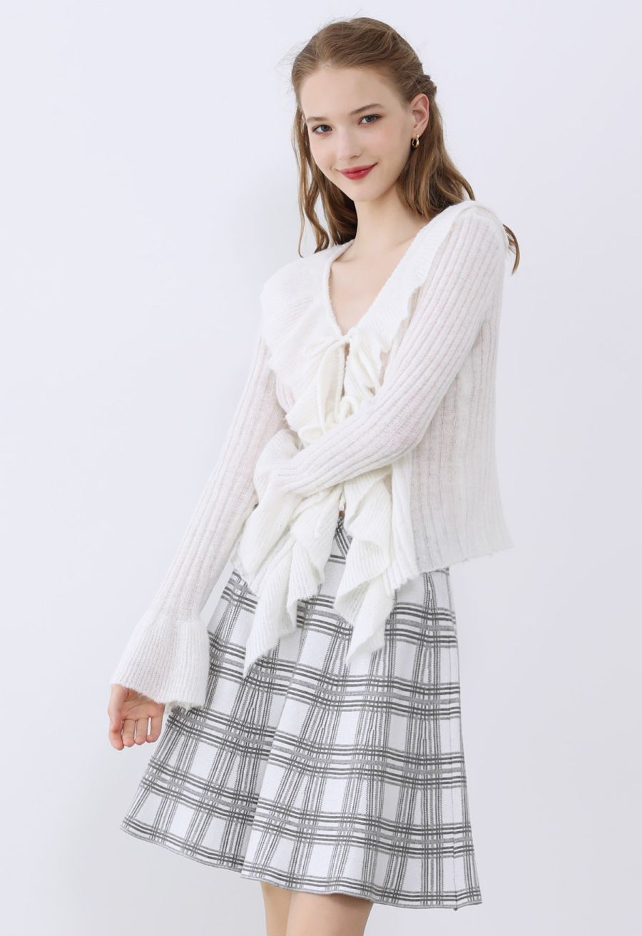 Exaggerated Ruffle Neck Self-Tie Knit Top in White