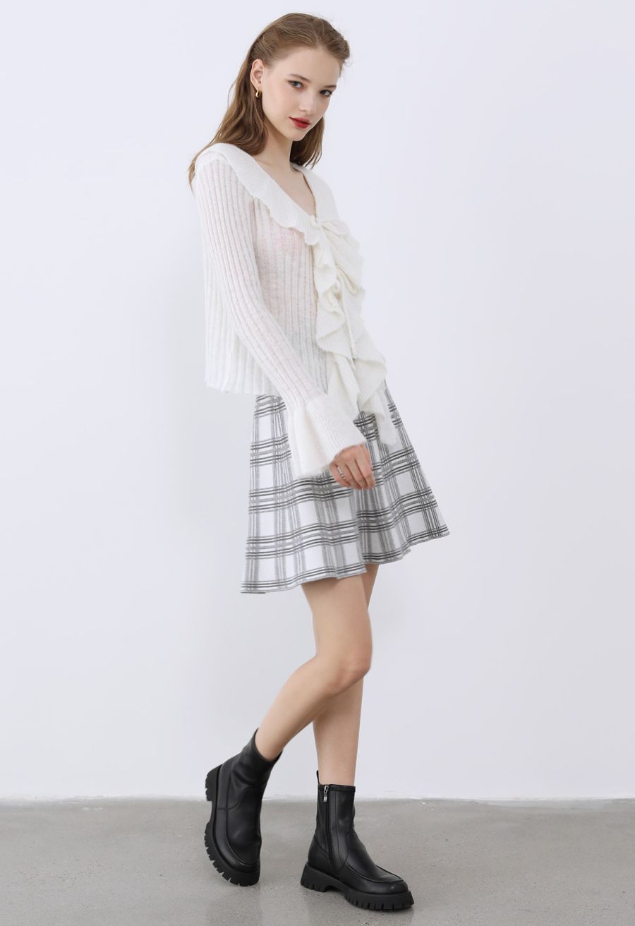 Exaggerated Ruffle Neck Self-Tie Knit Top in White