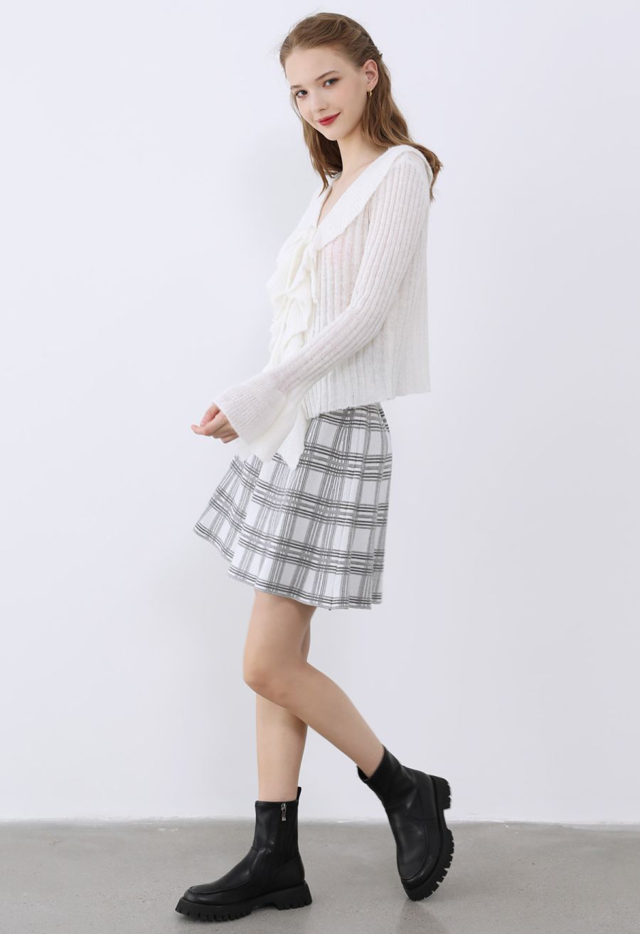 Exaggerated Ruffle Neck Self-Tie Knit Top in White