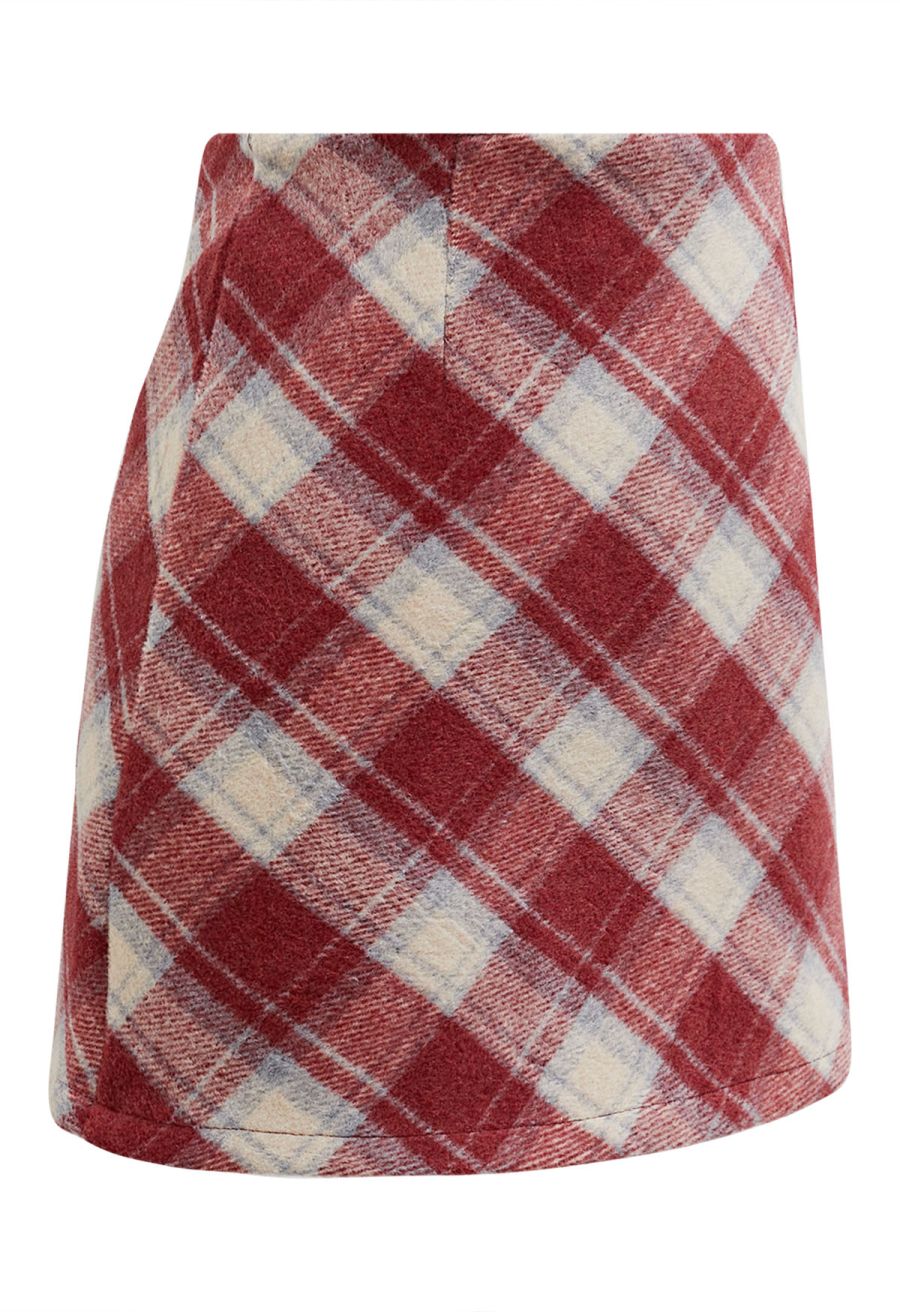 Iconic Plaid Pattern Mini Bud Skirt in Red