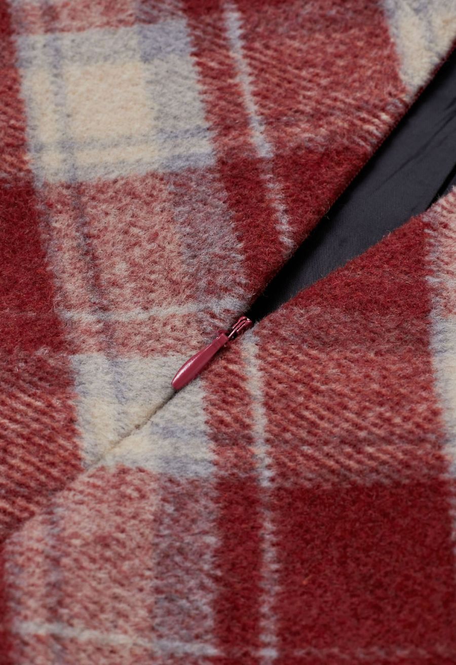 Iconic Plaid Pattern Mini Bud Skirt in Red