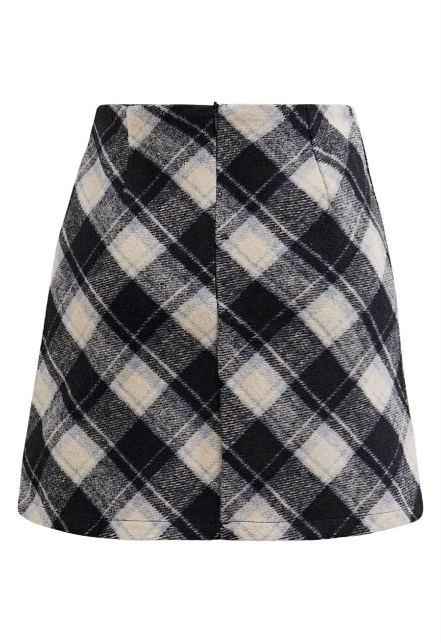 Iconic Plaid Pattern Mini Bud Skirt in Black