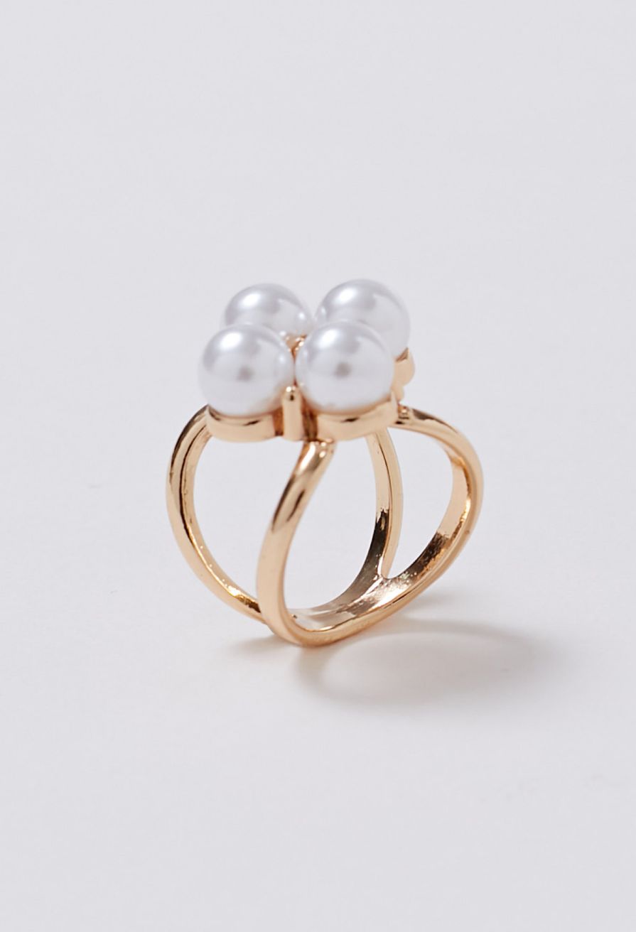 Elegant Pearl Scarf Buckle