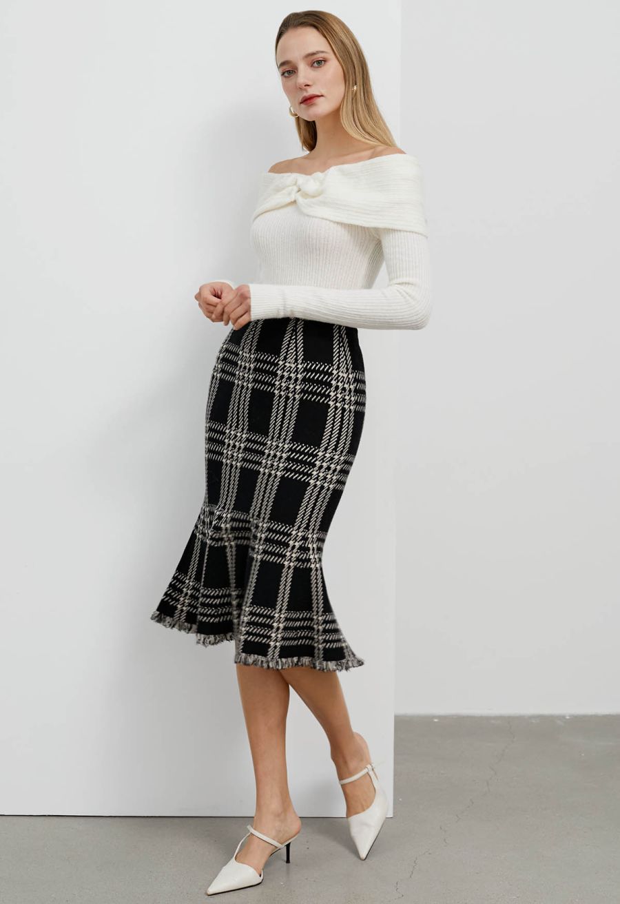 O-Ring Off-Shoulder Fitted Knit Top in Cream