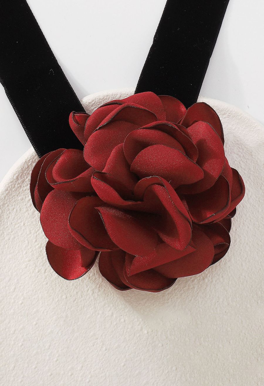 Exaggerated Romantic Rose Choker
