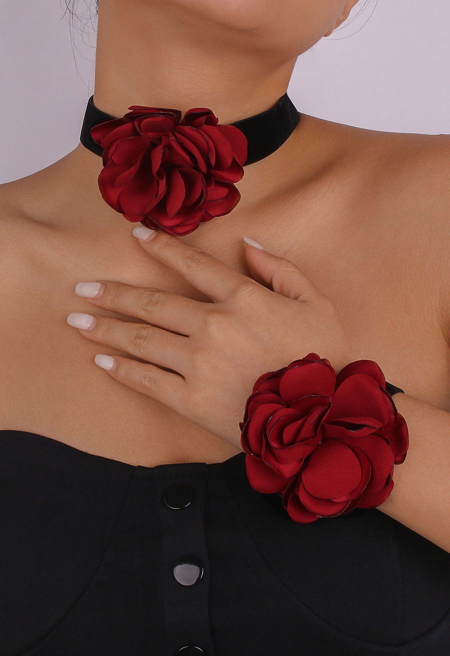 Exaggerated Romantic Rose Choker