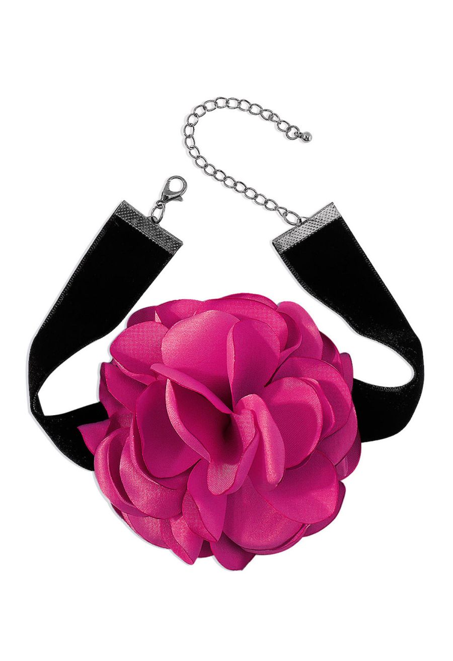 Exaggerated Romantic Rose Choker