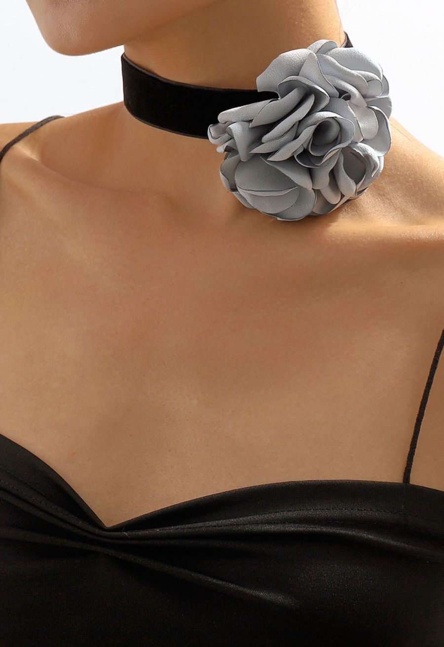 Exaggerated Romantic Rose Choker