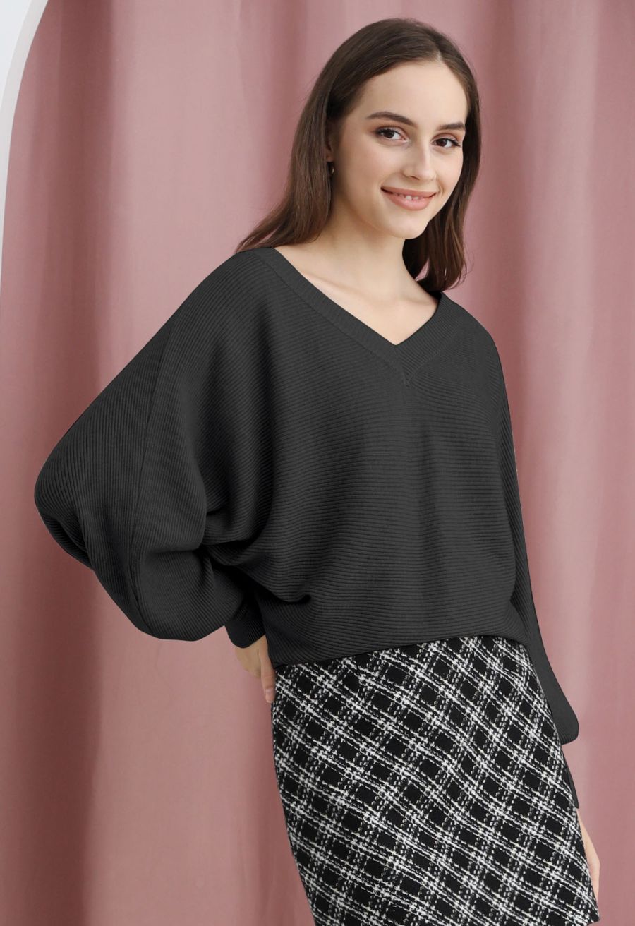 V-Neck Batwing Sleeves Pullover Knit Sweater in Black