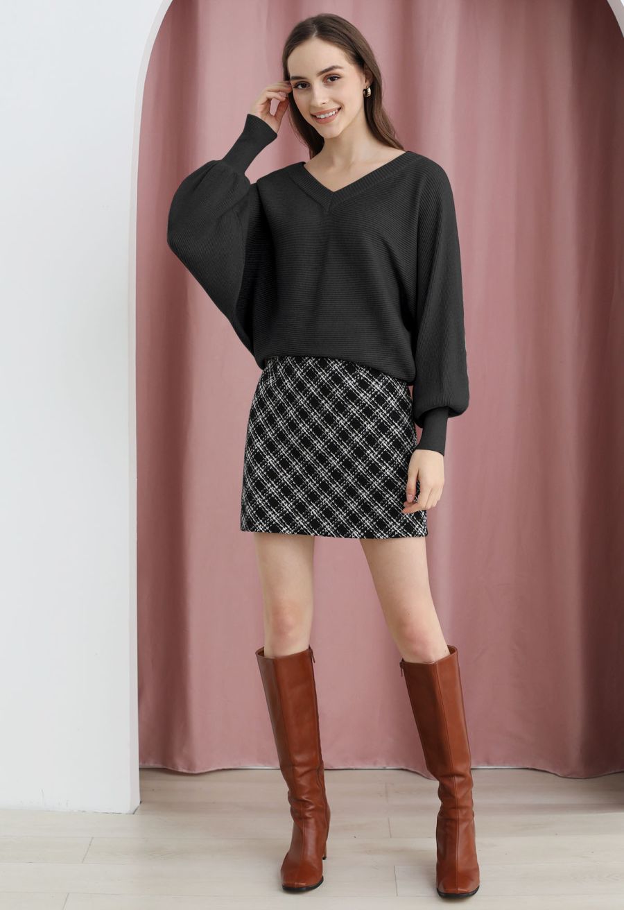 V-Neck Batwing Sleeves Pullover Knit Sweater in Black