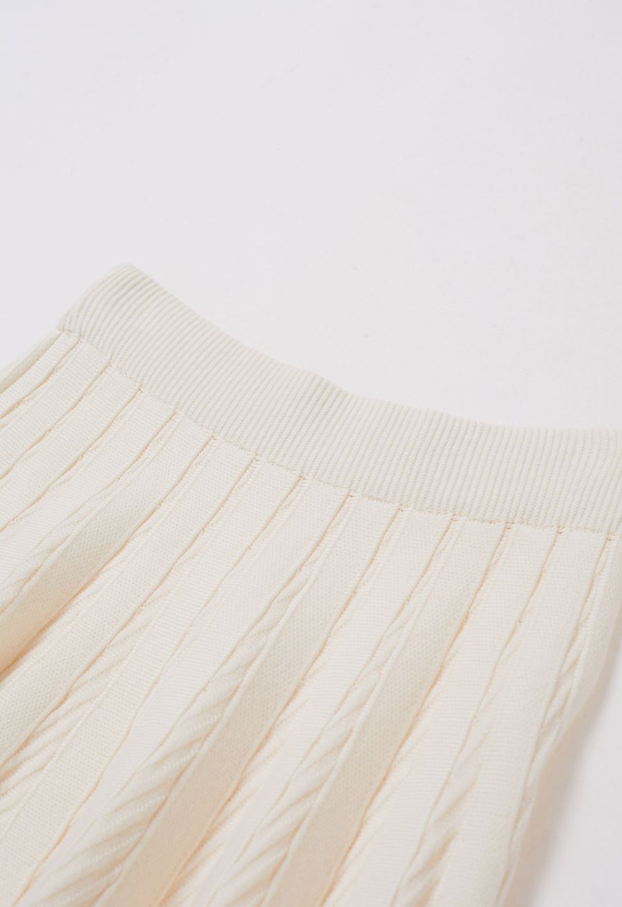 Diagonal Ribbed Pleated Knit Skirt in Cream