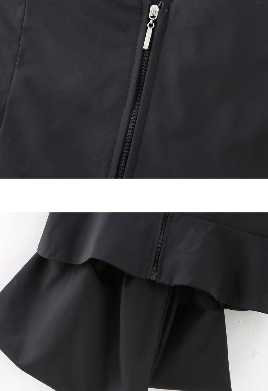 Striking Bowknot One Shoulder Crop Top in Black