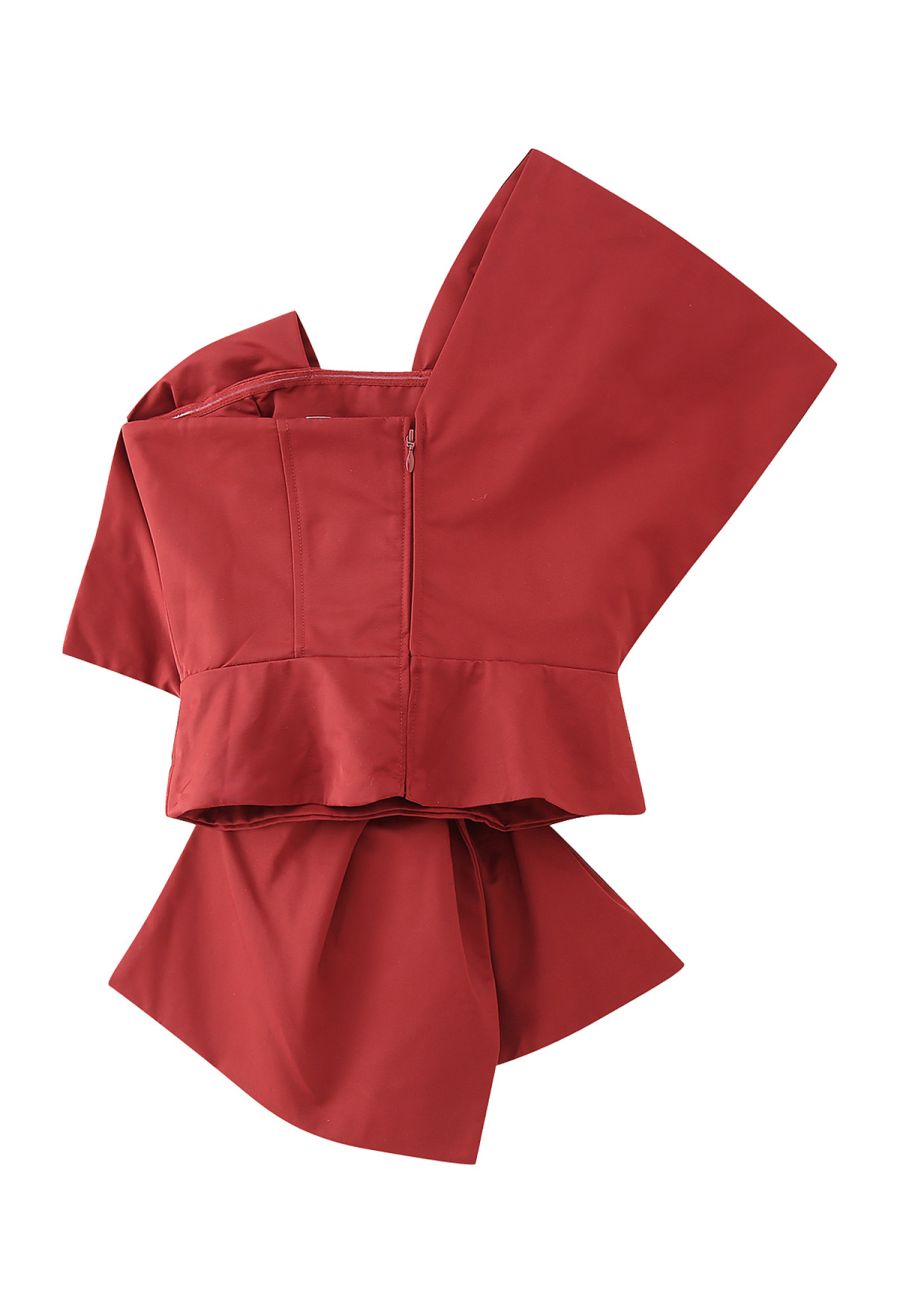 Striking Bowknot One Shoulder Crop Top in Red