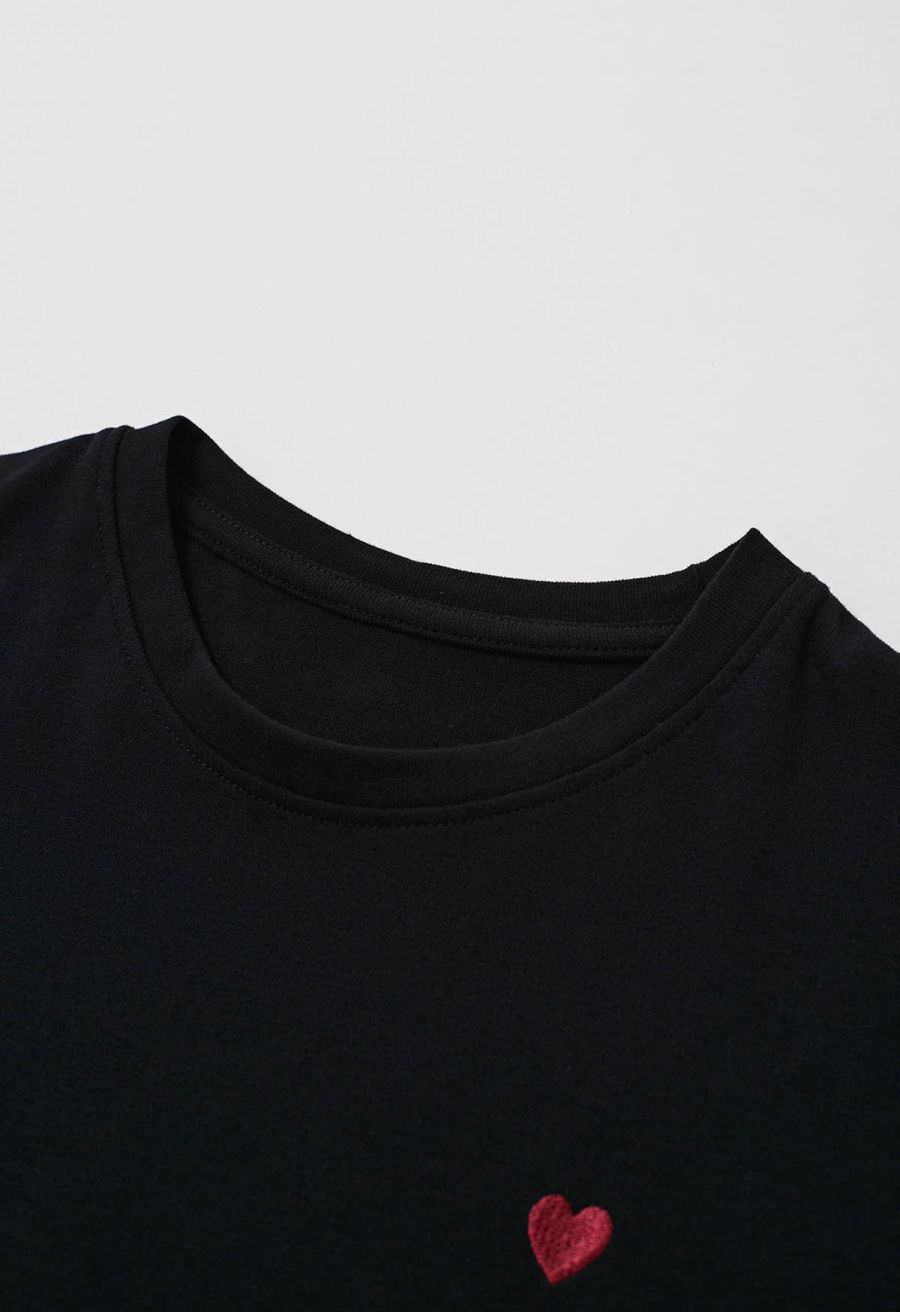 Cute Embroidered Heart Pattern T-Shirt in Black