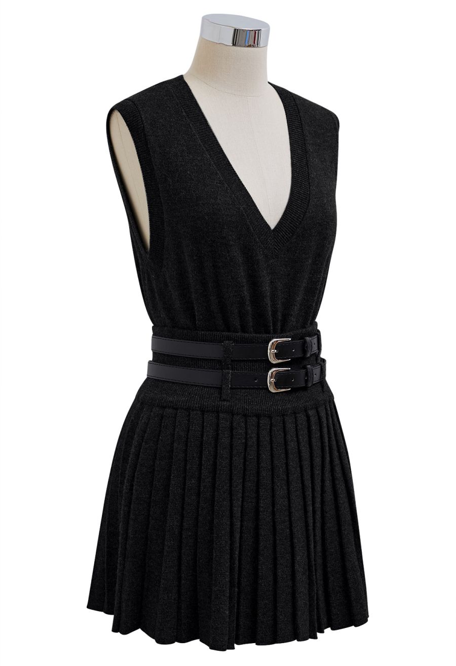 V-Neck Sleeveless Knit Top and Pleated Skirt Set in Black
