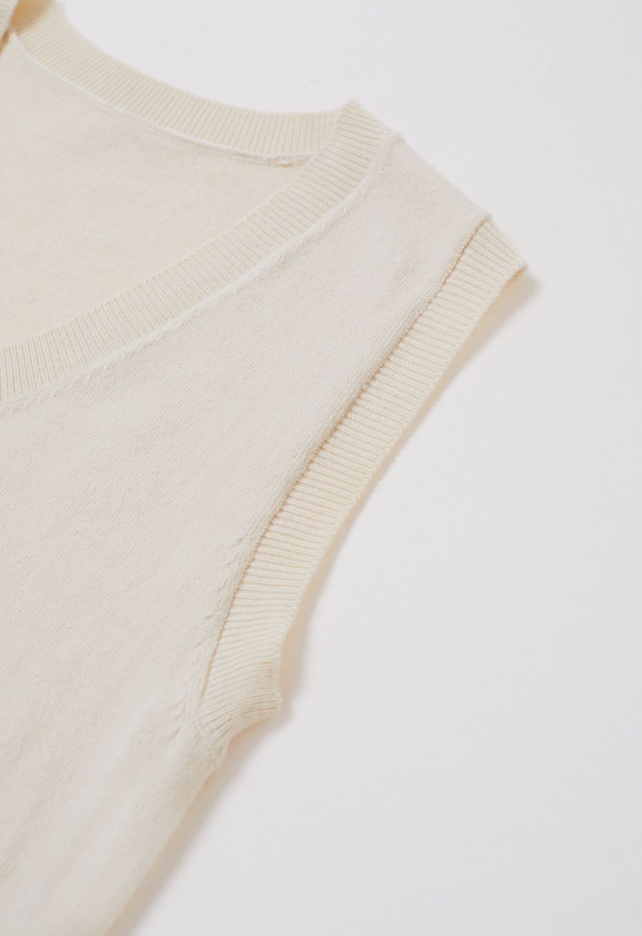 V-Neck Sleeveless Knit Top and Pleated Skirt Set in Cream