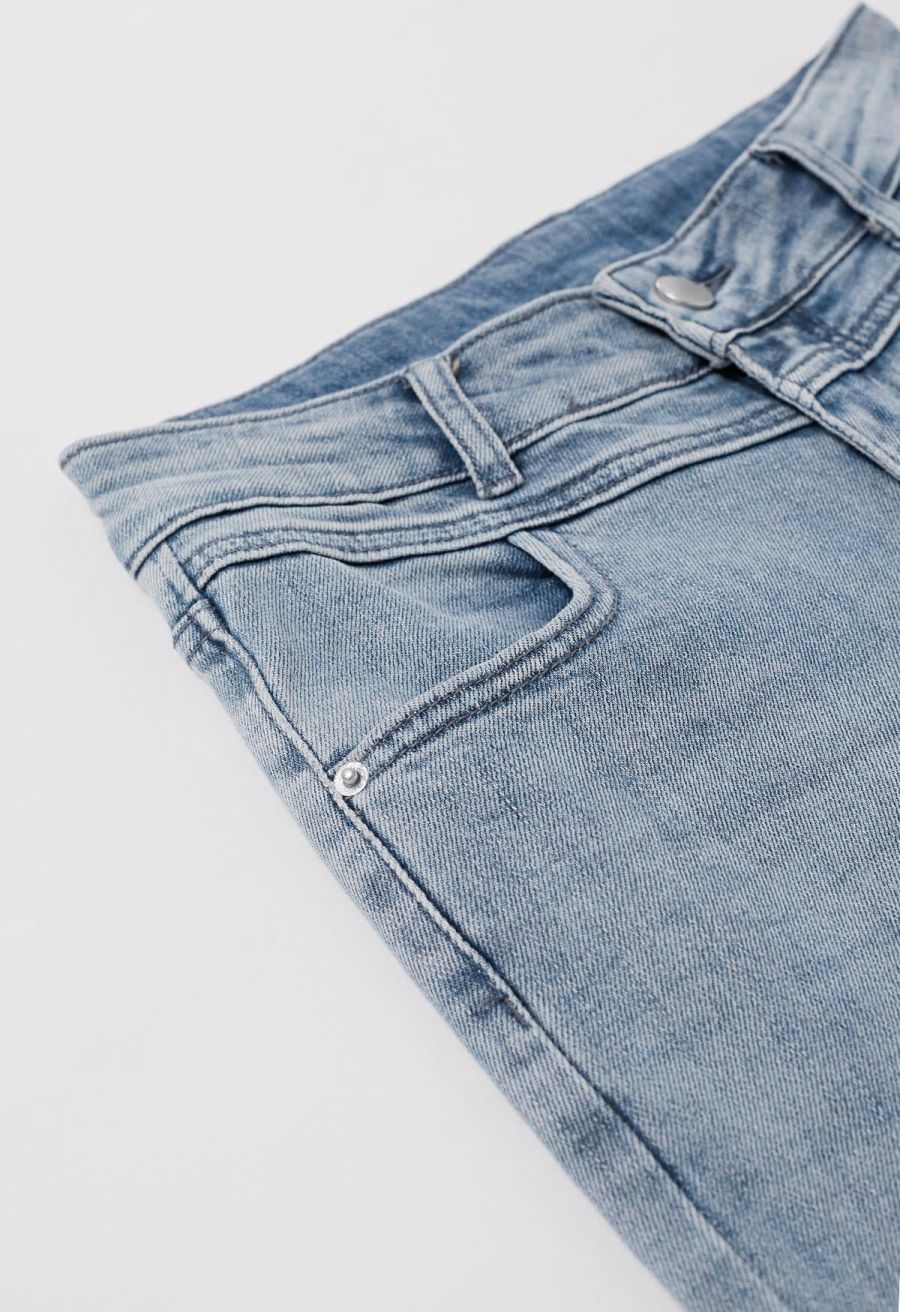 On-Trend High Waist Flare Leg Jeans in Blue