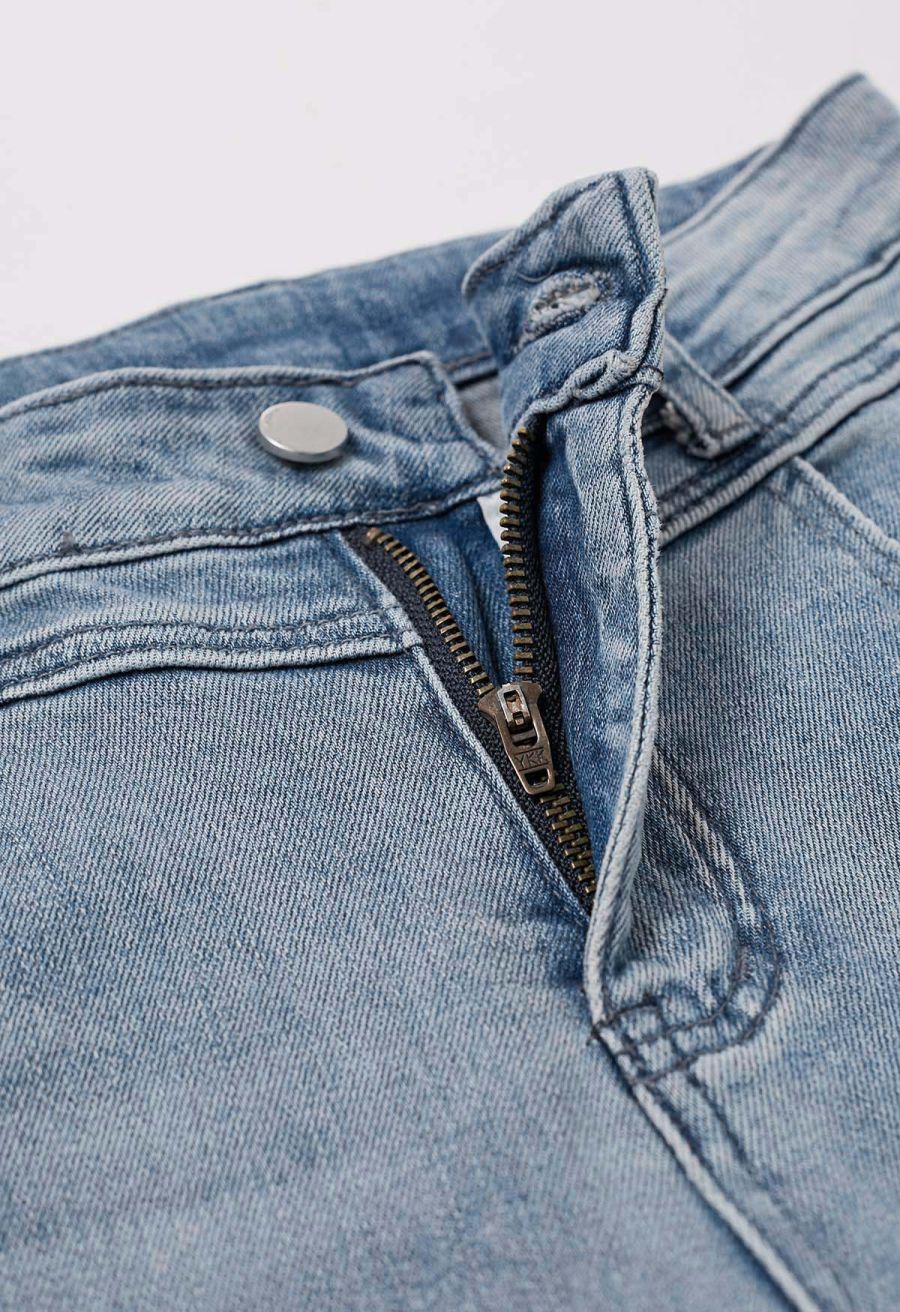 On-Trend High Waist Flare Leg Jeans in Blue