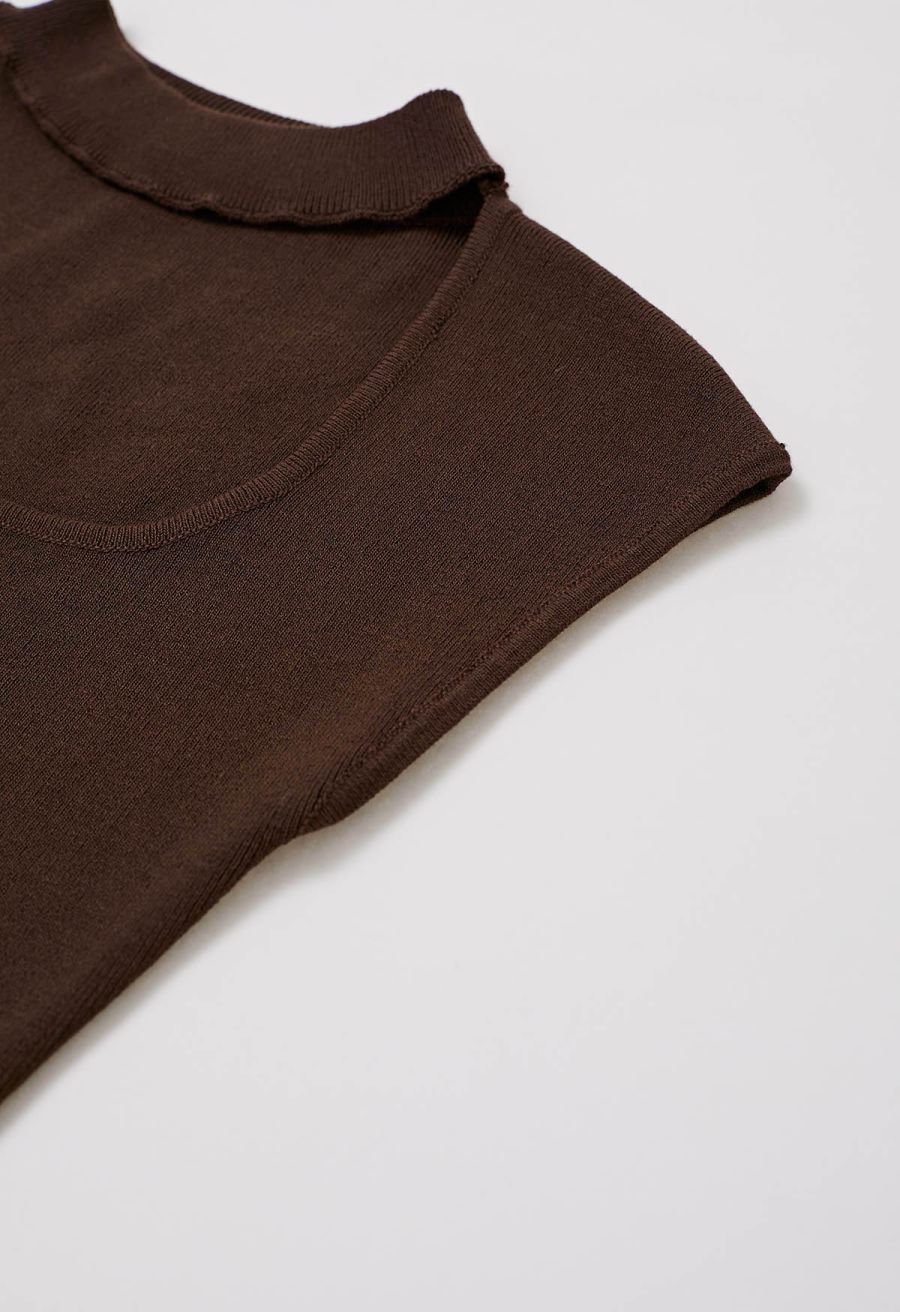 Choker Neck Cap Sleeve Knit Top in Brown