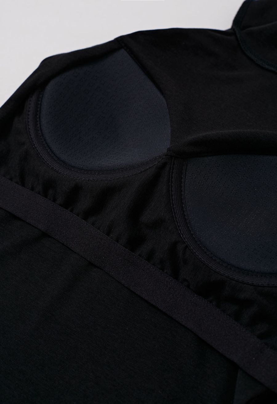 Solid Halter Neck Crop Top in Black