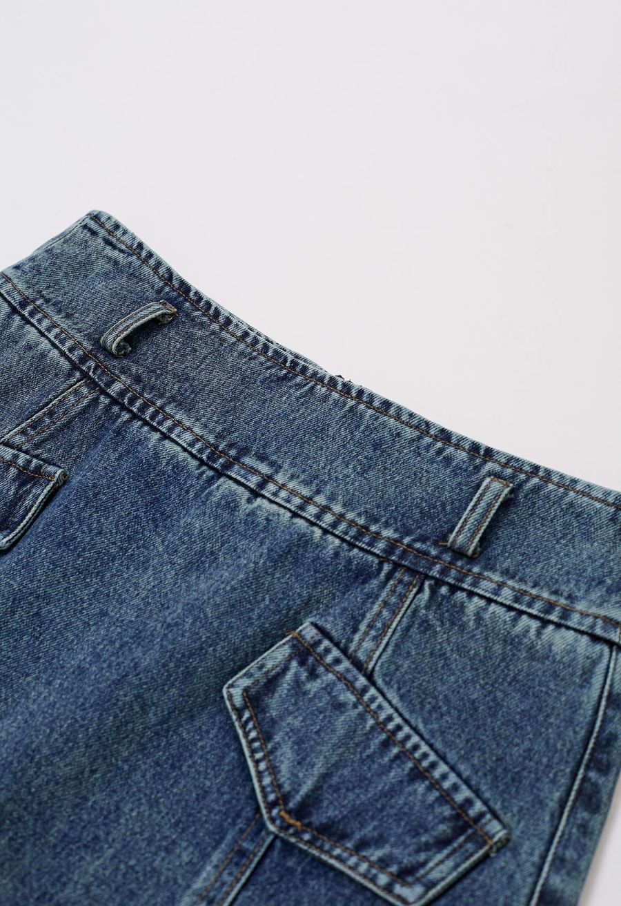 Fake Flap Pockets Belted Denim Skorts in Blue