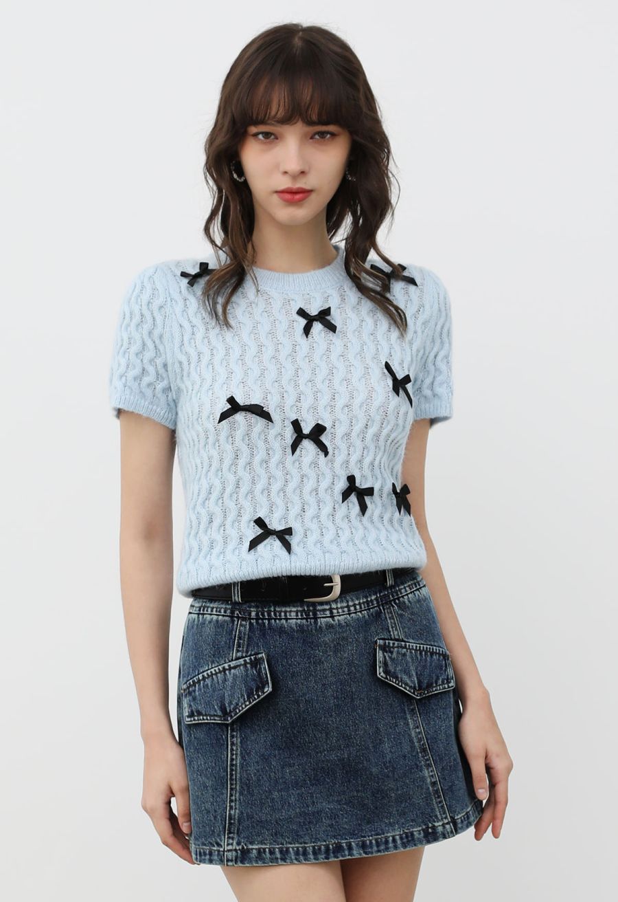 Fake Flap Pockets Belted Denim Skorts in Blue