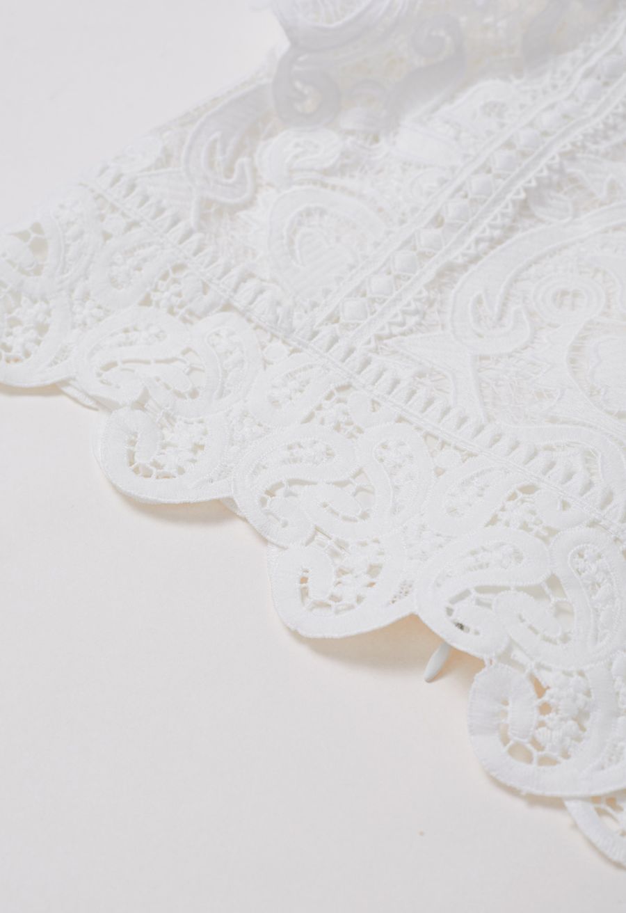 Delicate Cutie Cutwork Lace Flutter Sleeves Top in White