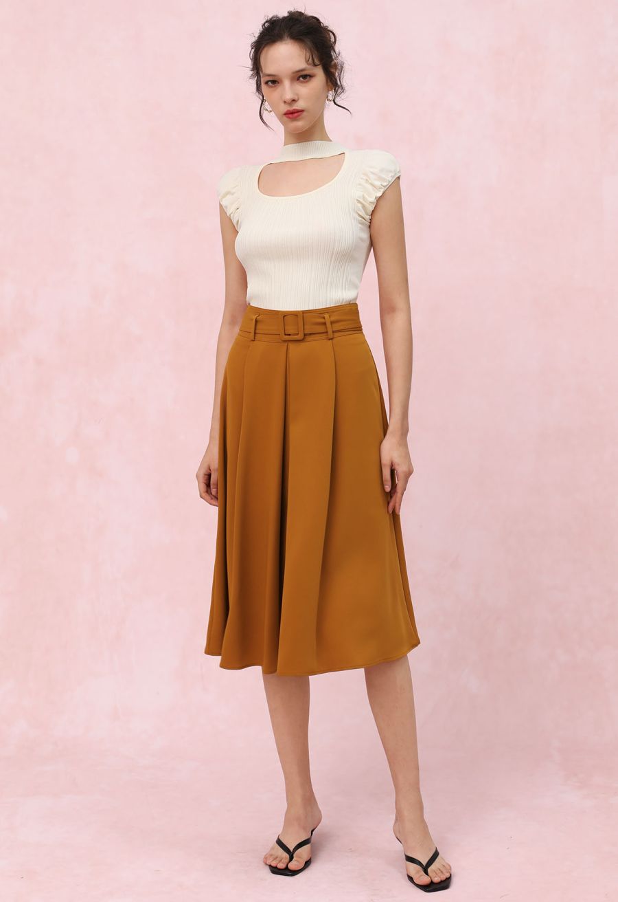 Choker Neck Ruched Cap Sleeves Knit Top in Cream