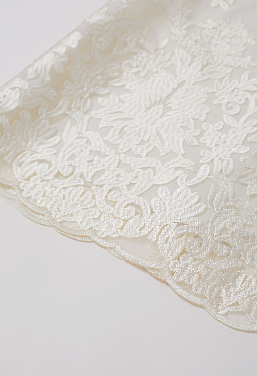 Embroidered Floral Pearly Bowknot Sleeveless Top in Cream