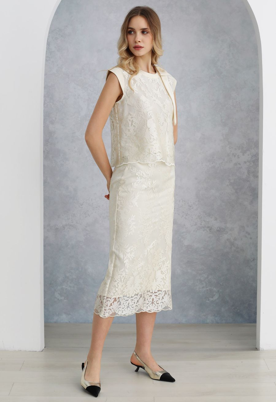 Embroidered Floral Pearly Bowknot Sleeveless Top in Cream