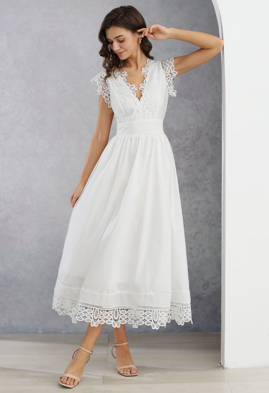 V-Neck Lace Panelled Sleeveless Maxi Dress in White