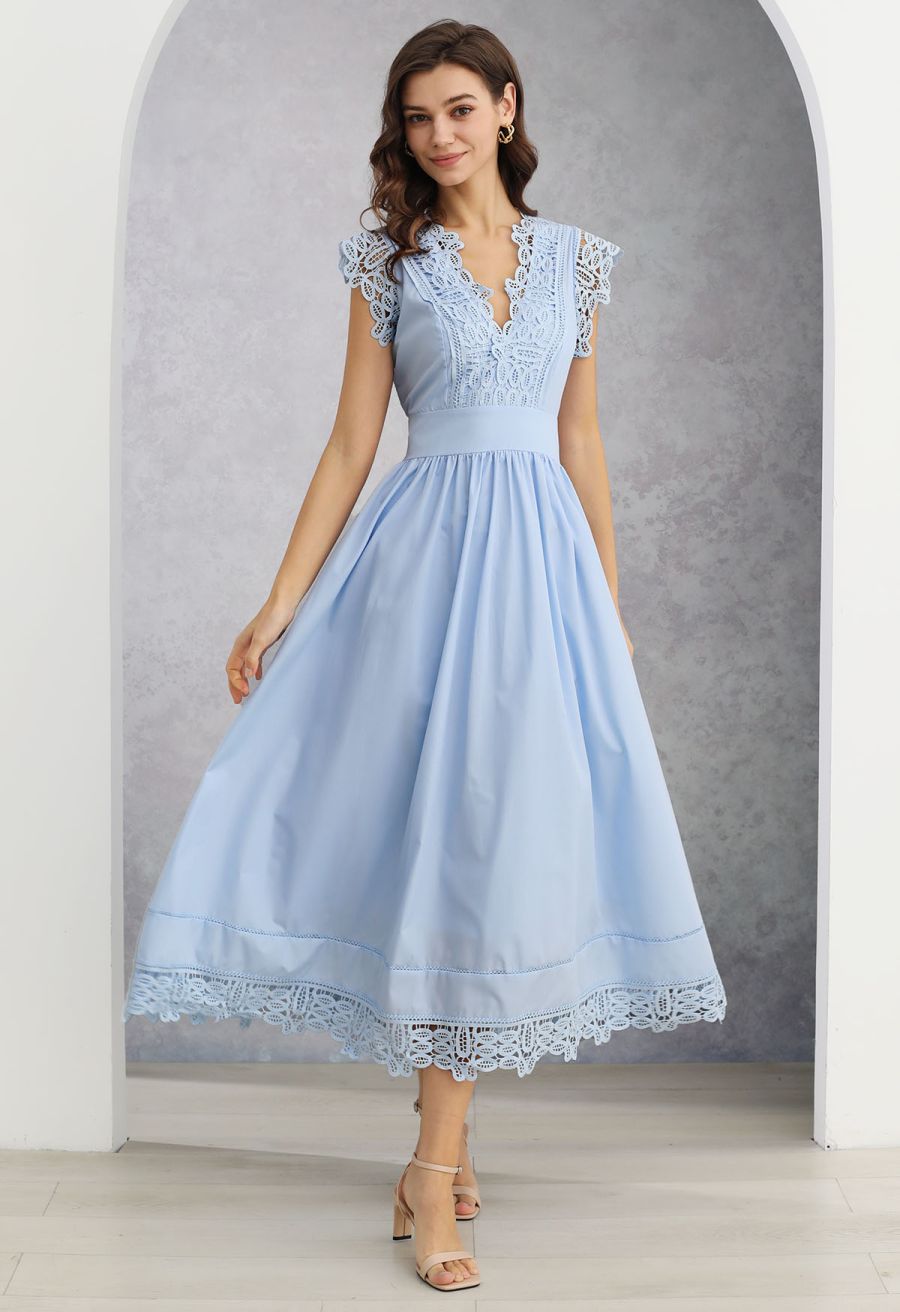 V-Neck Lace Panelled Sleeveless Maxi Dress in Baby Blue