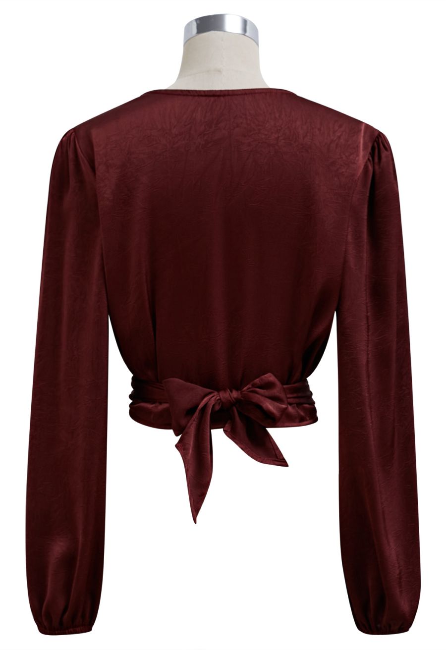 Pearl Decor Self-Tie Bowknot Textured Crop Top in Burgundy