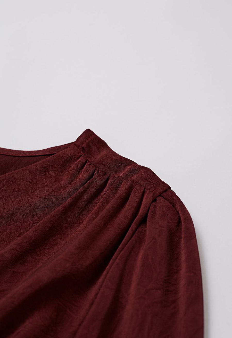 Pearl Decor Self-Tie Bowknot Textured Crop Top in Burgundy