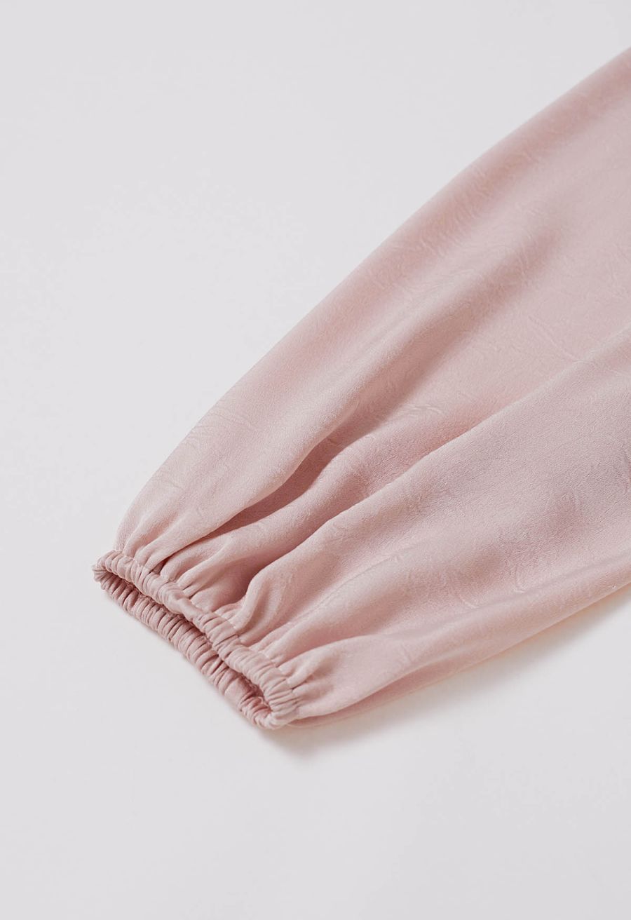 Pearl Decor Self-Tie Bowknot Textured Crop Top in Light Pink