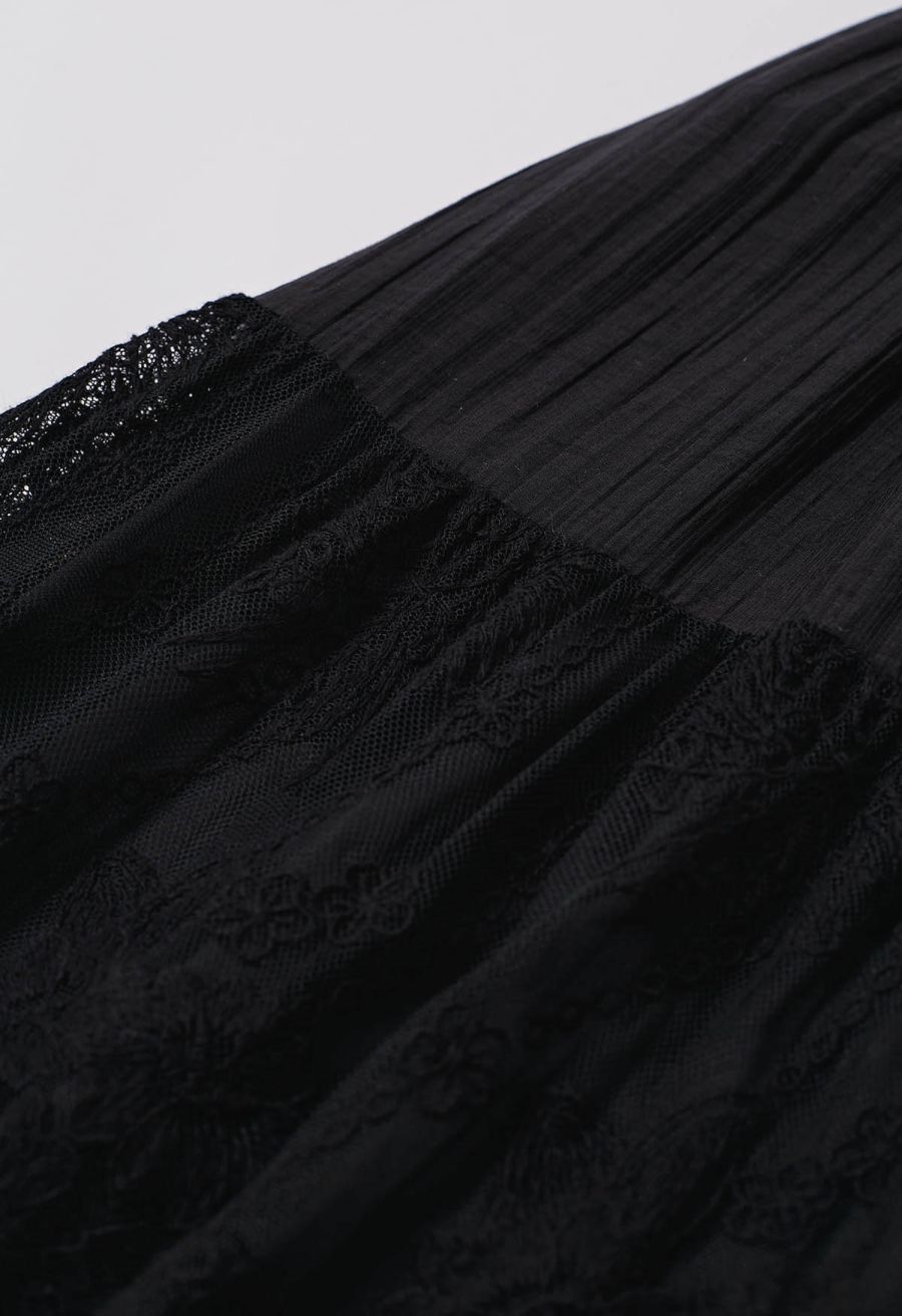 Floral Lace Spliced Elastic Waist Midi Skirt in Black