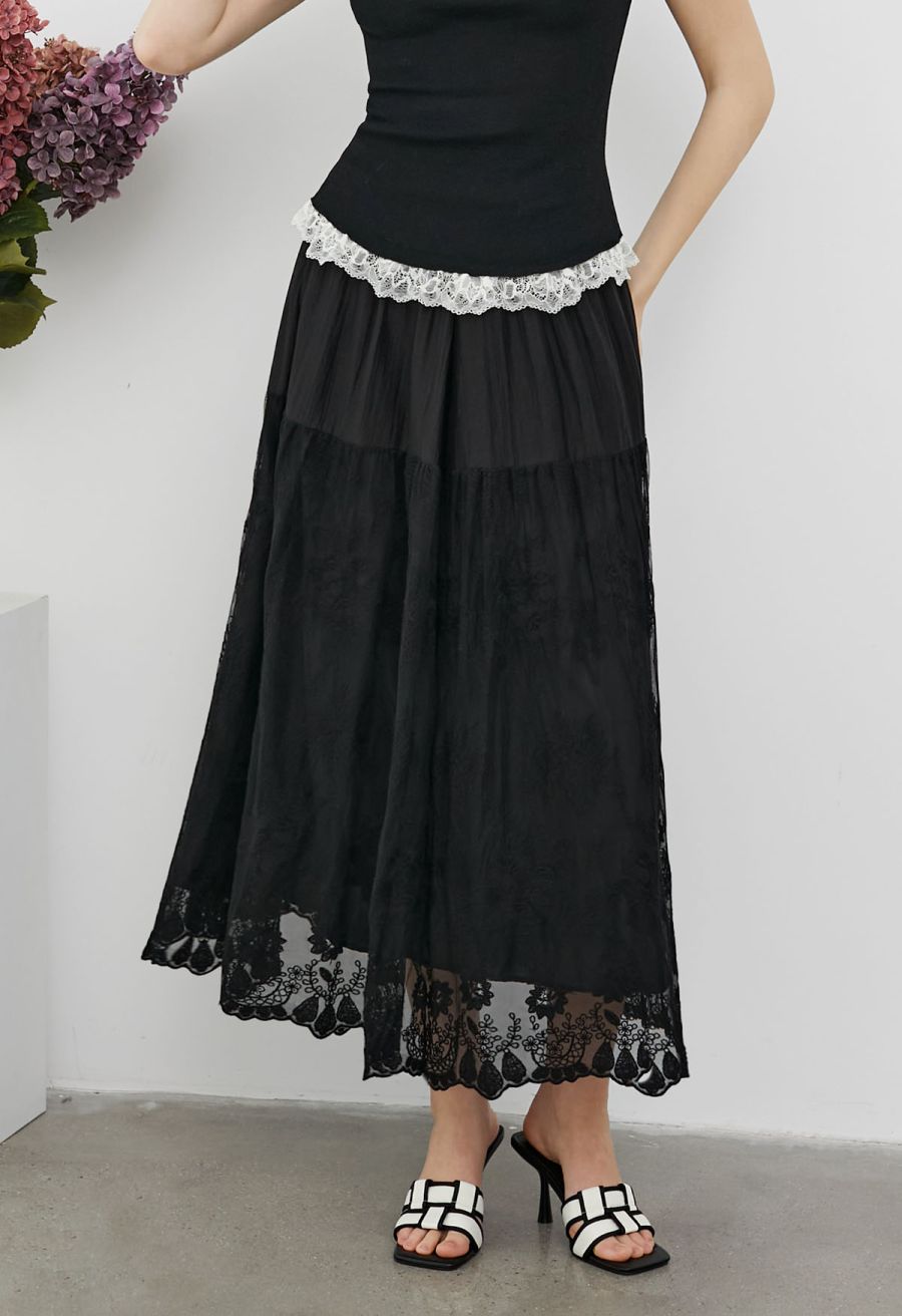 Floral Lace Spliced Elastic Waist Midi Skirt in Black