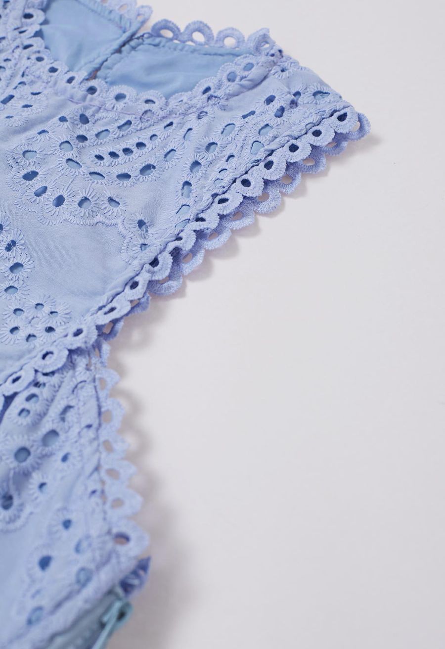 Paisley Eyelet Embroidery Sleeveless Crop Top in Lavender