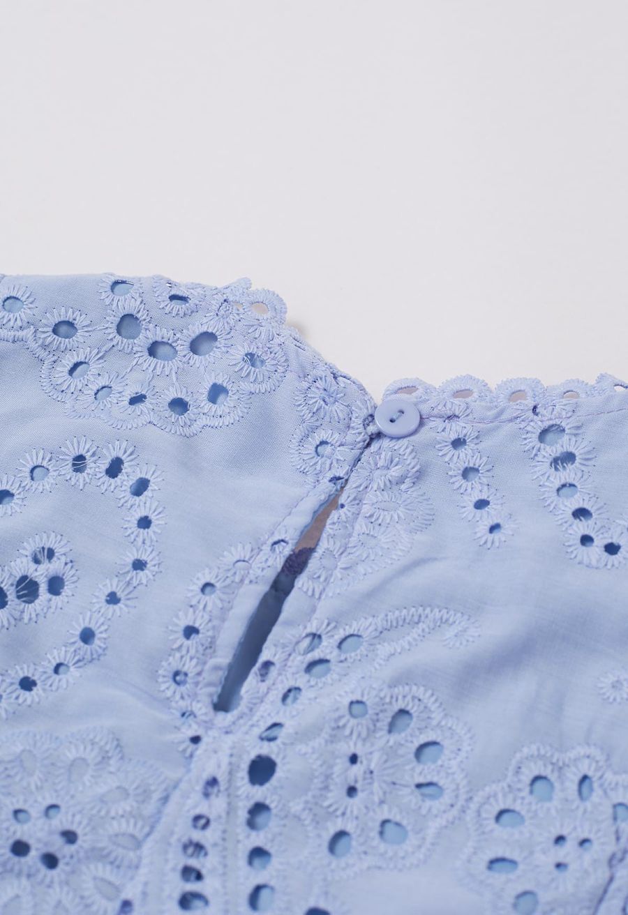 Paisley Eyelet Embroidery Sleeveless Crop Top in Lavender