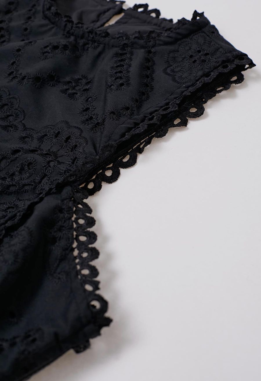 Paisley Eyelet Embroidery Sleeveless Crop Top in Black