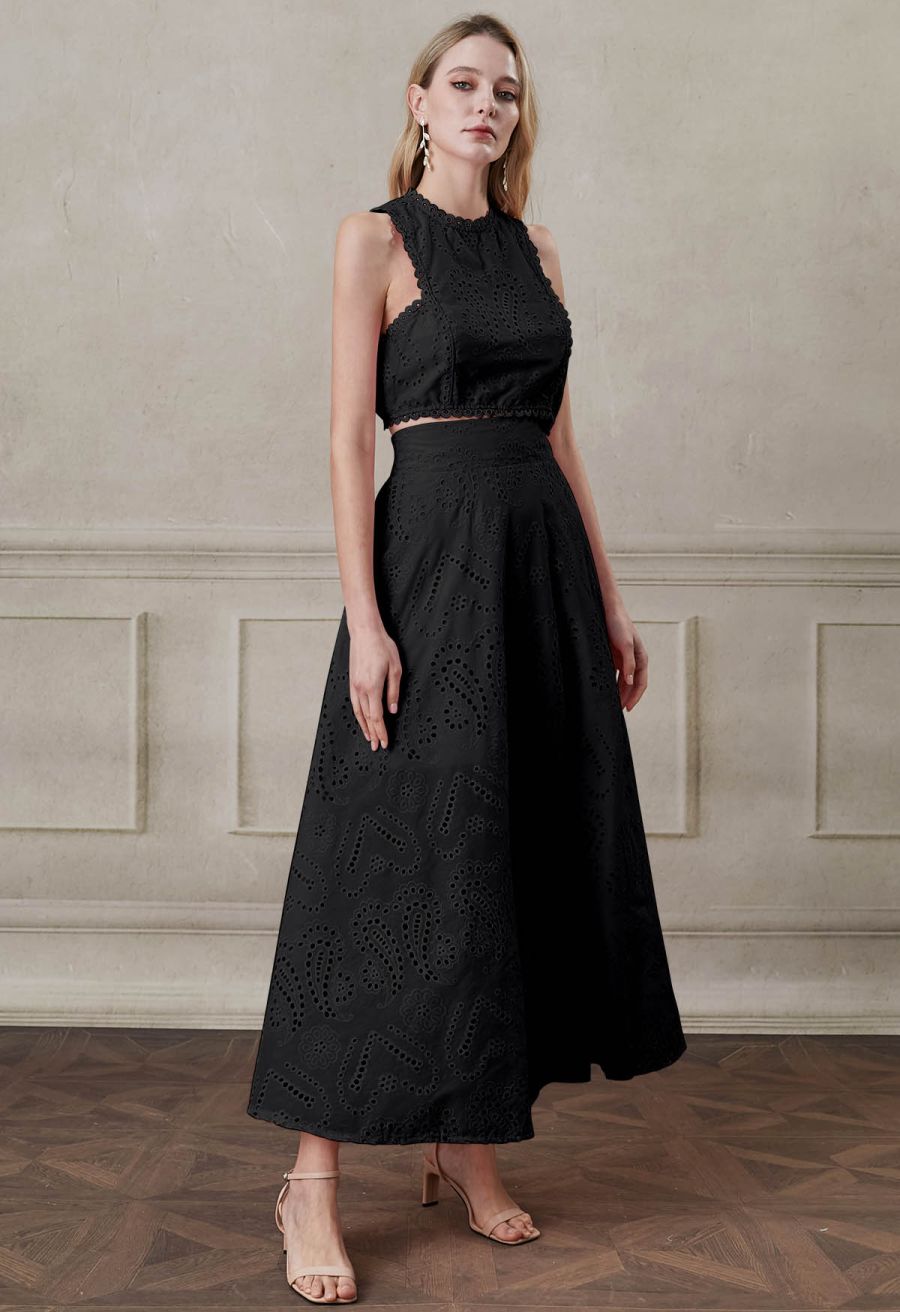 Paisley Eyelet Embroidery Sleeveless Crop Top in Black