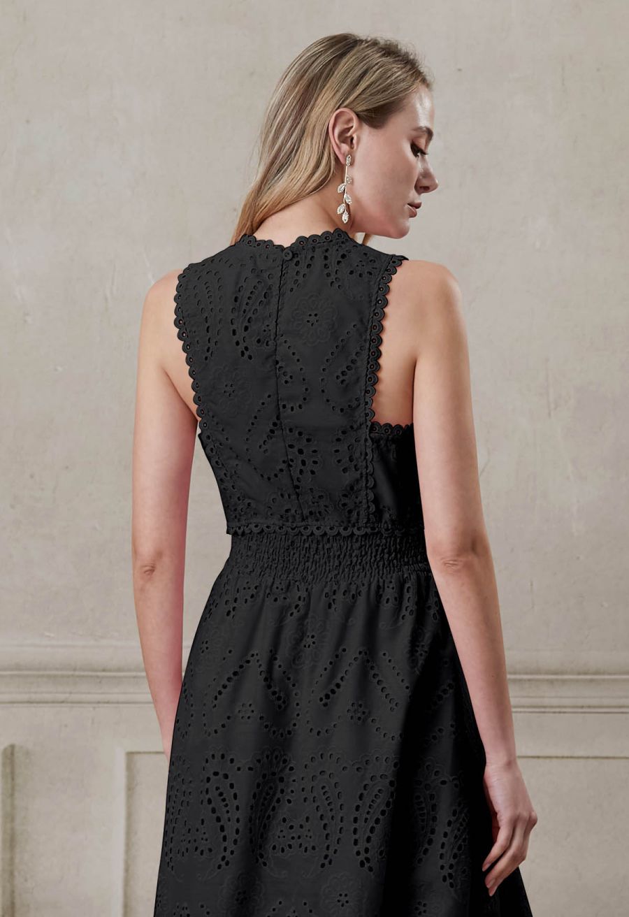 Paisley Eyelet Embroidery Sleeveless Crop Top in Black