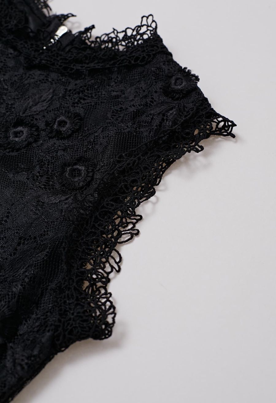 Dainty Floret Lace Crochet Crop Top in Black