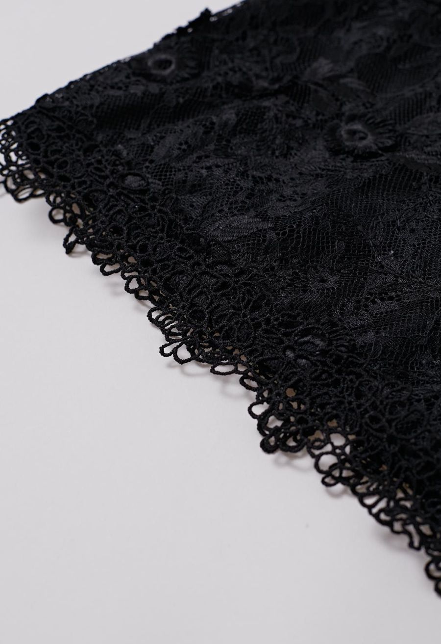 Dainty Floret Lace Crochet Crop Top in Black