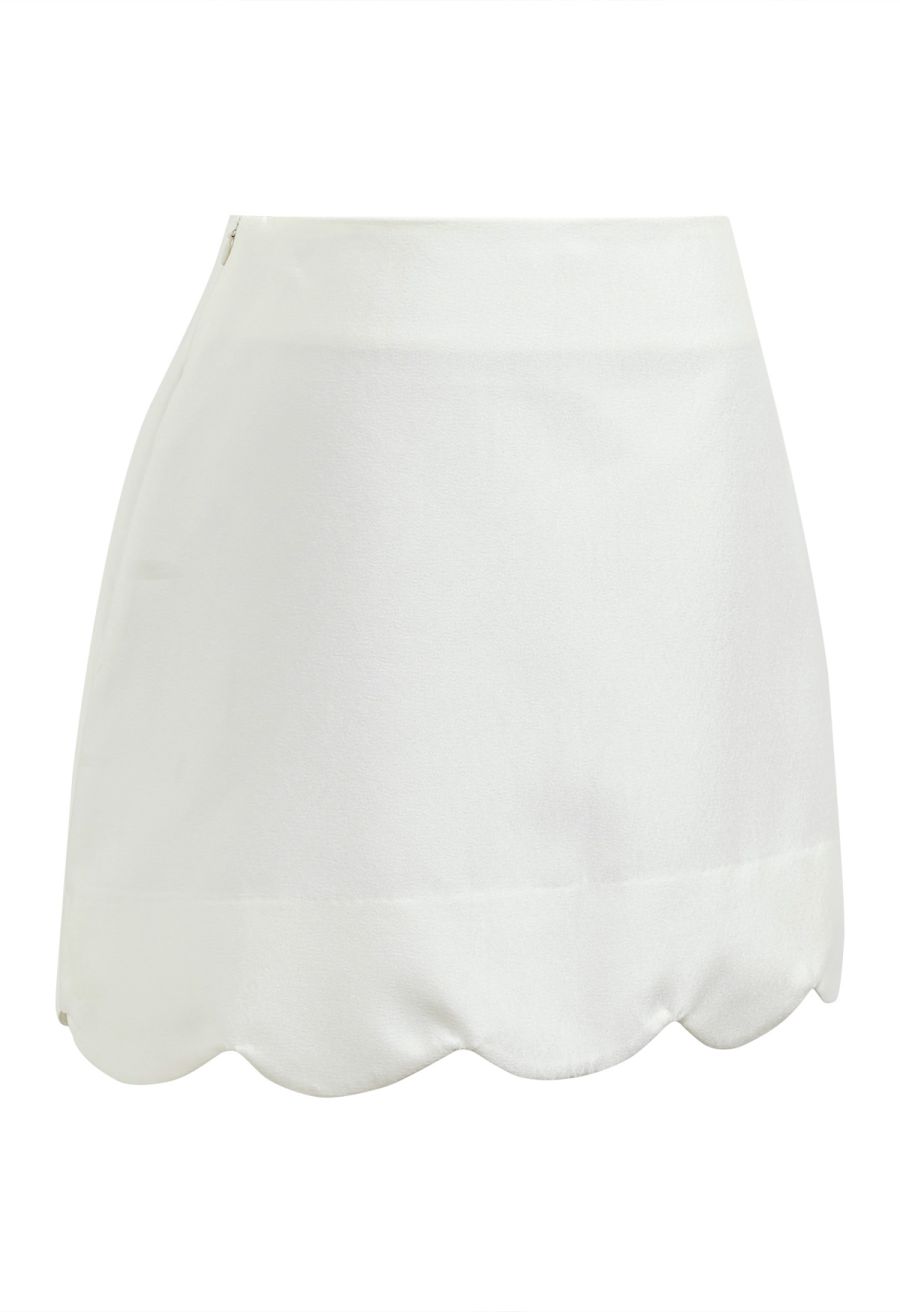 Scalloped Hem Mini Bud Skirt in Cream