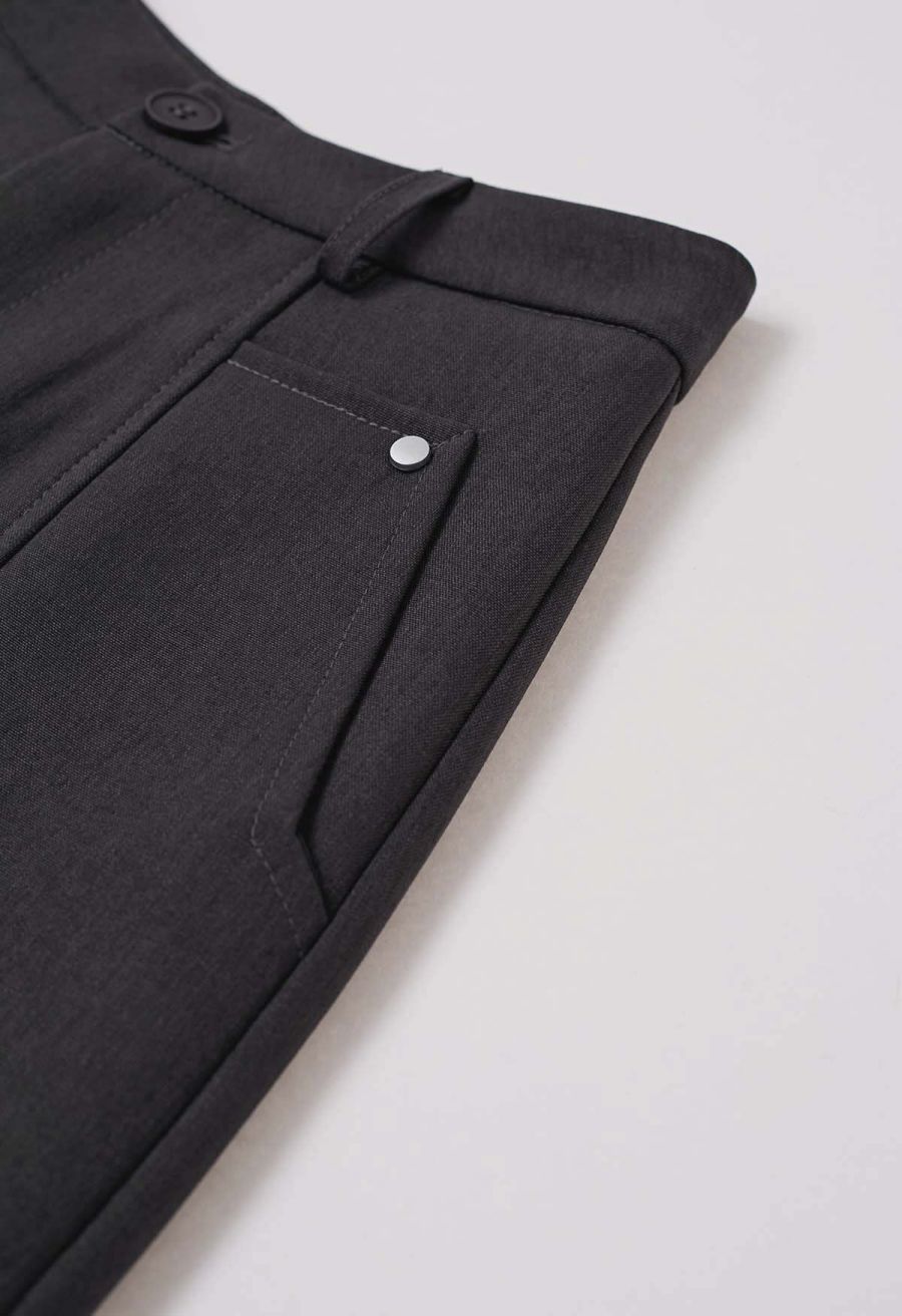 Seamed Front Side Pocket Shorts in Smoke