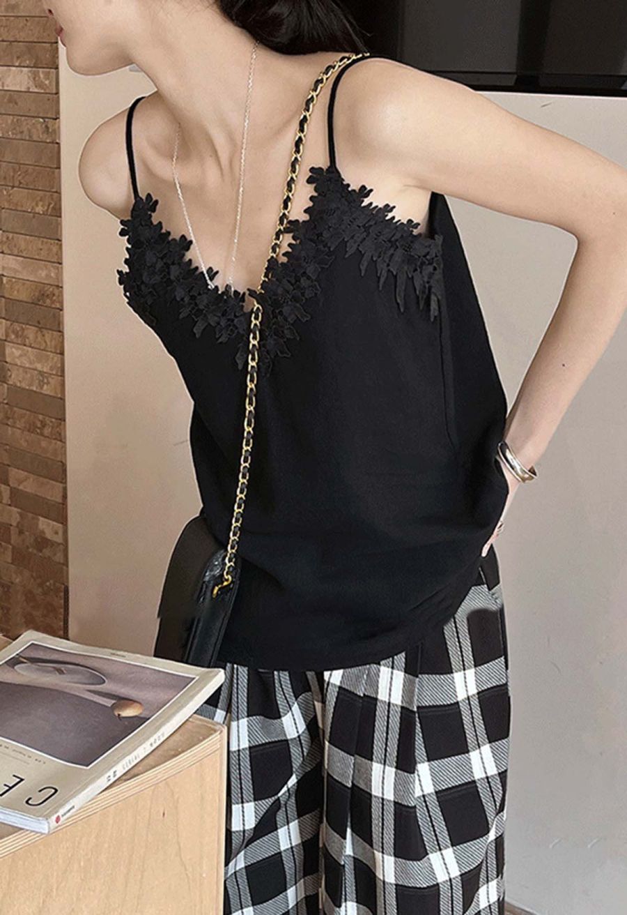 Floral Lace Trimmed Linen-Blend Cami Top in Black
