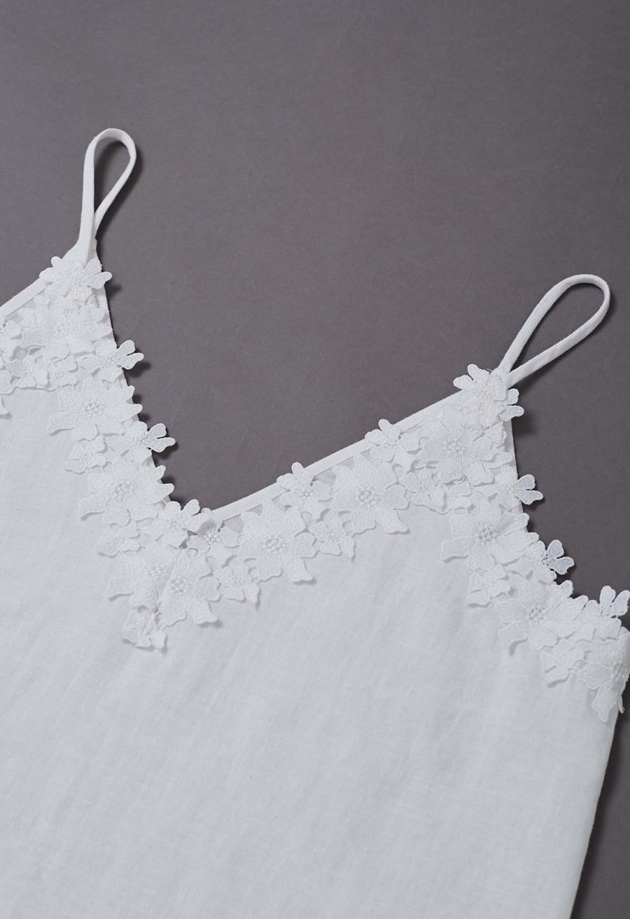 Floral Lace Trimmed Linen-Blend Cami Top in White