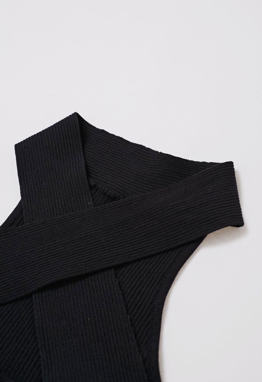 Crisscross Halter Neck Ribbed Knit Top in Black
