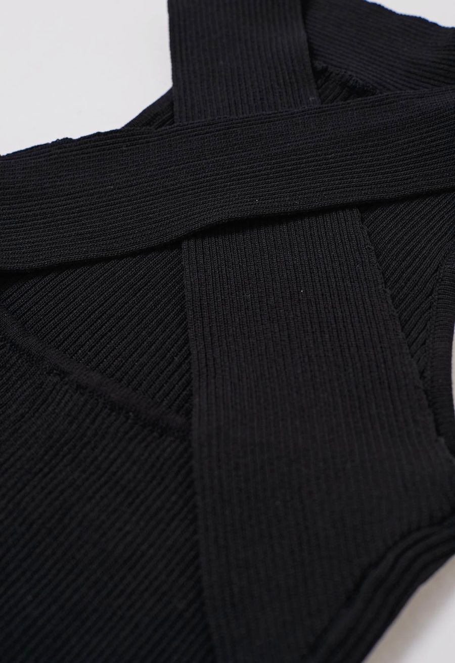 Crisscross Halter Neck Ribbed Knit Top in Black
